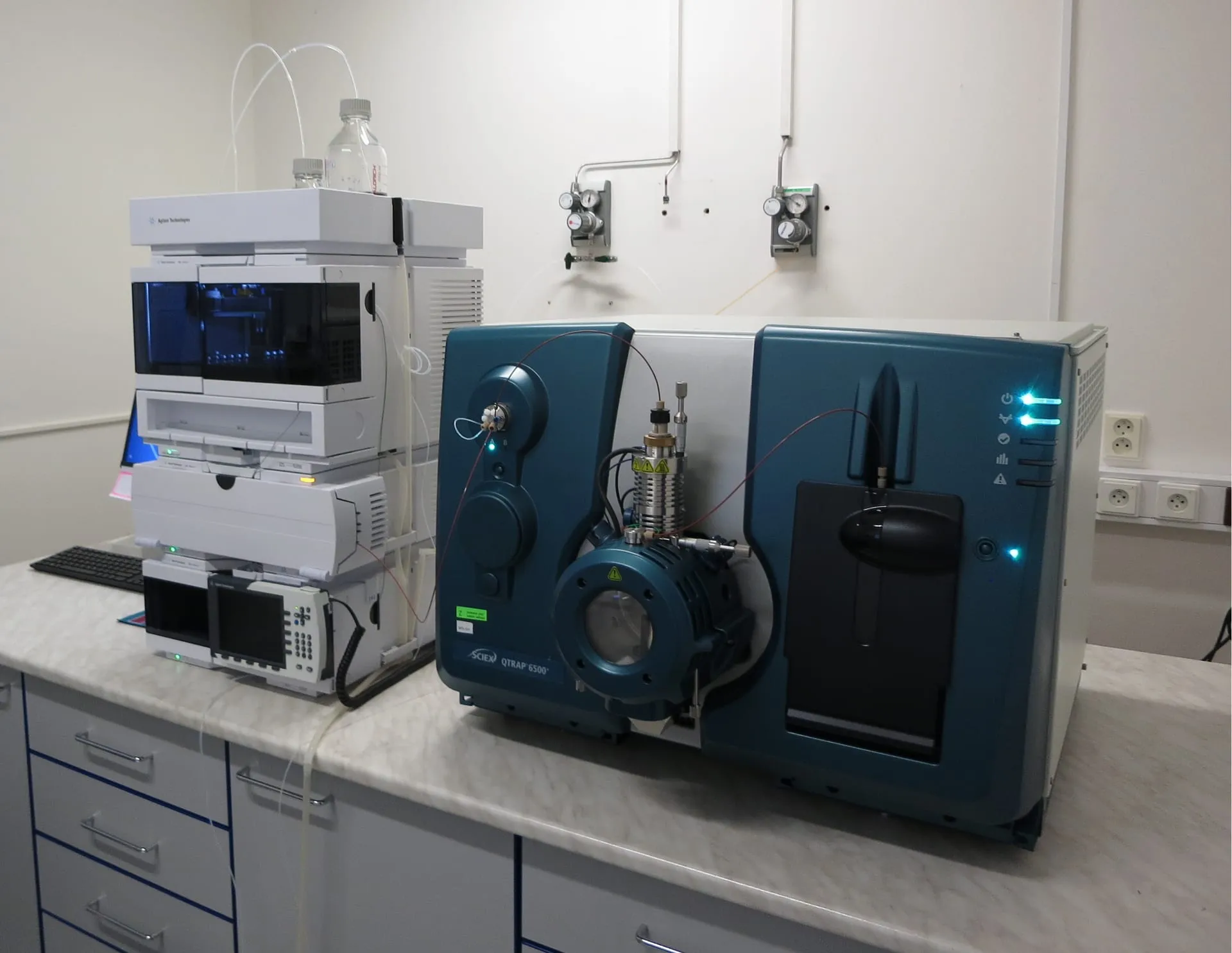 Mass spectrometer in a laboratory